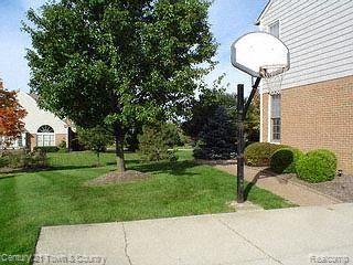 4932 Lexington Court Rochester, MI 48306 - Photo 22 of 25 Back Yard