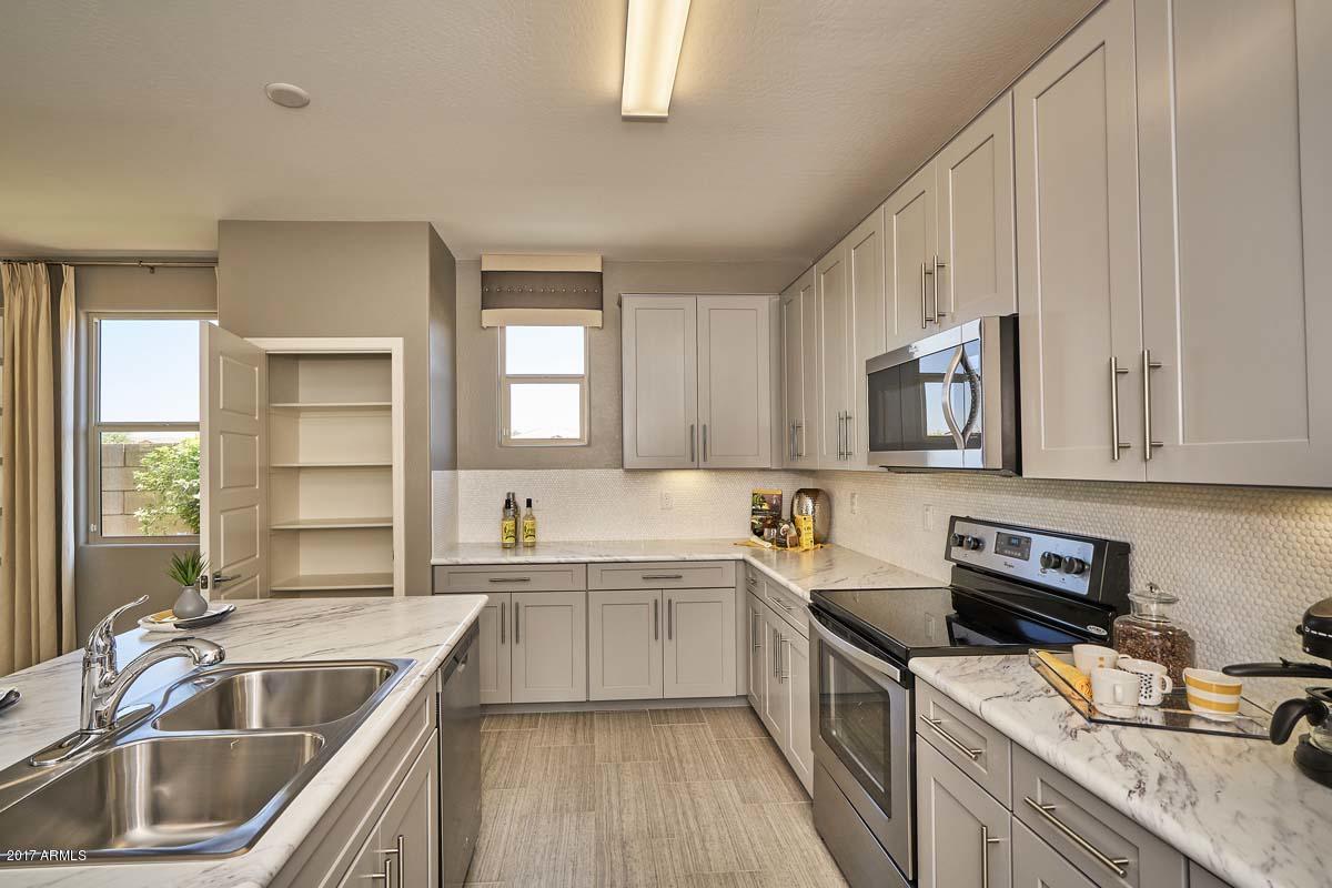 4036 East Ranch Road Gilbert, AZ 85296 - Photo 13 of 48 Kitchen2