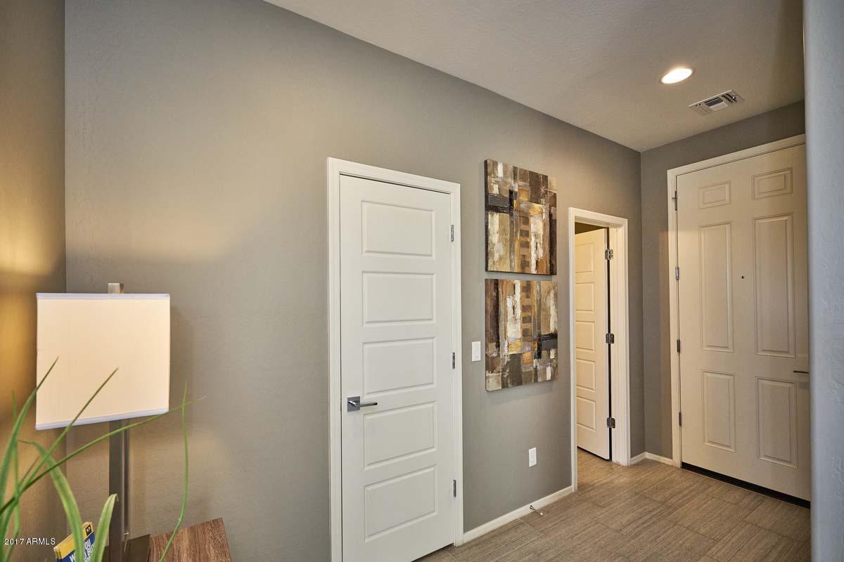 4036 East Ranch Road Gilbert, AZ 85296 - Photo 6 of 48 Foyer2