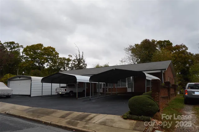 $950 | 309 Vance Street, Statesville, NC 28677