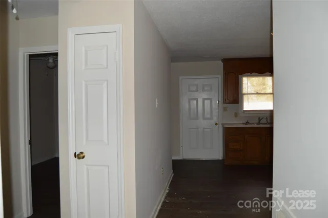 $950 | 309 Vance Street, Statesville, NC 28677