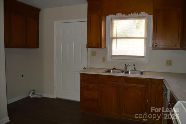 $950 | 309 Vance Street, Statesville, NC 28677