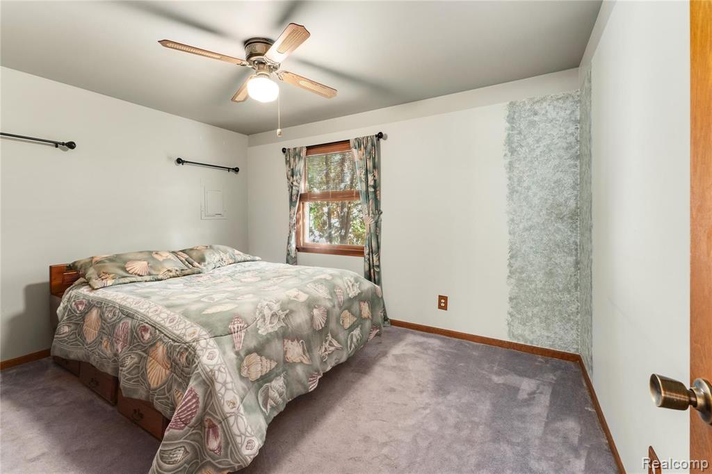 30459 South Gibraltar Road Gibraltar, MI 48173 - Photo 14 of 25