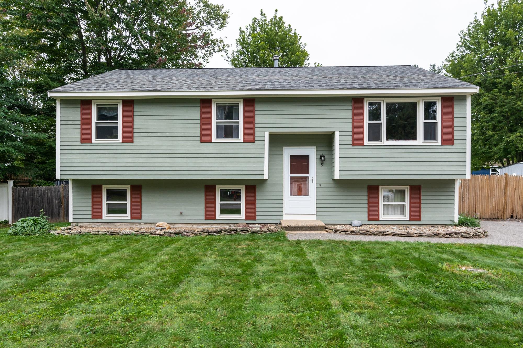 9 Syracuse Road Nashua, NH 03064 - Photo 1 of 33