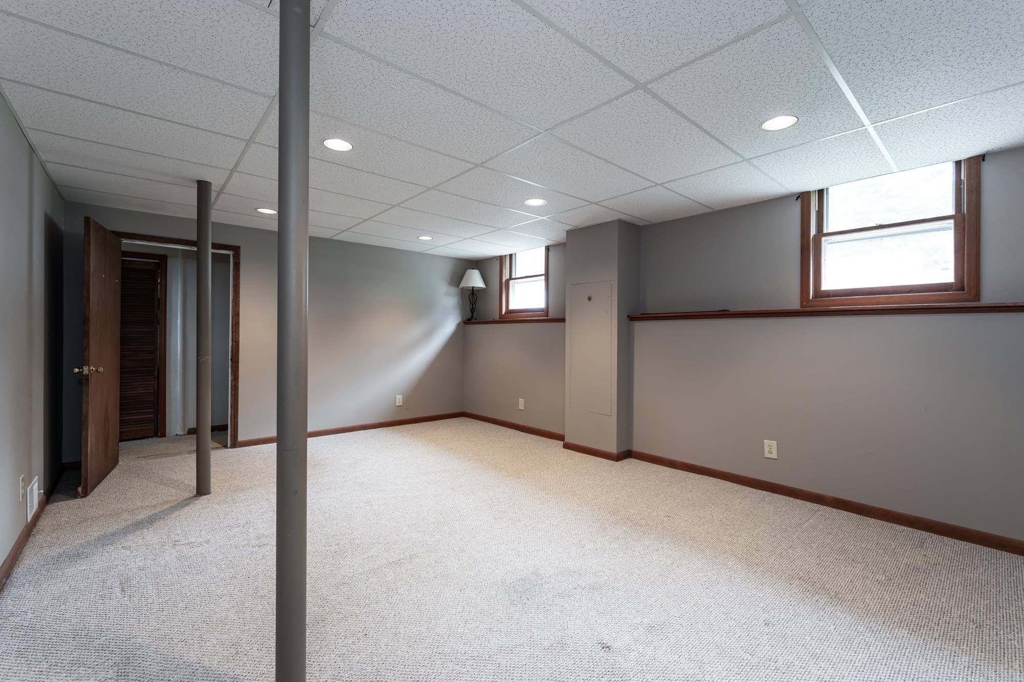 9 Syracuse Road Nashua, NH 03064 - Photo 19 of 33