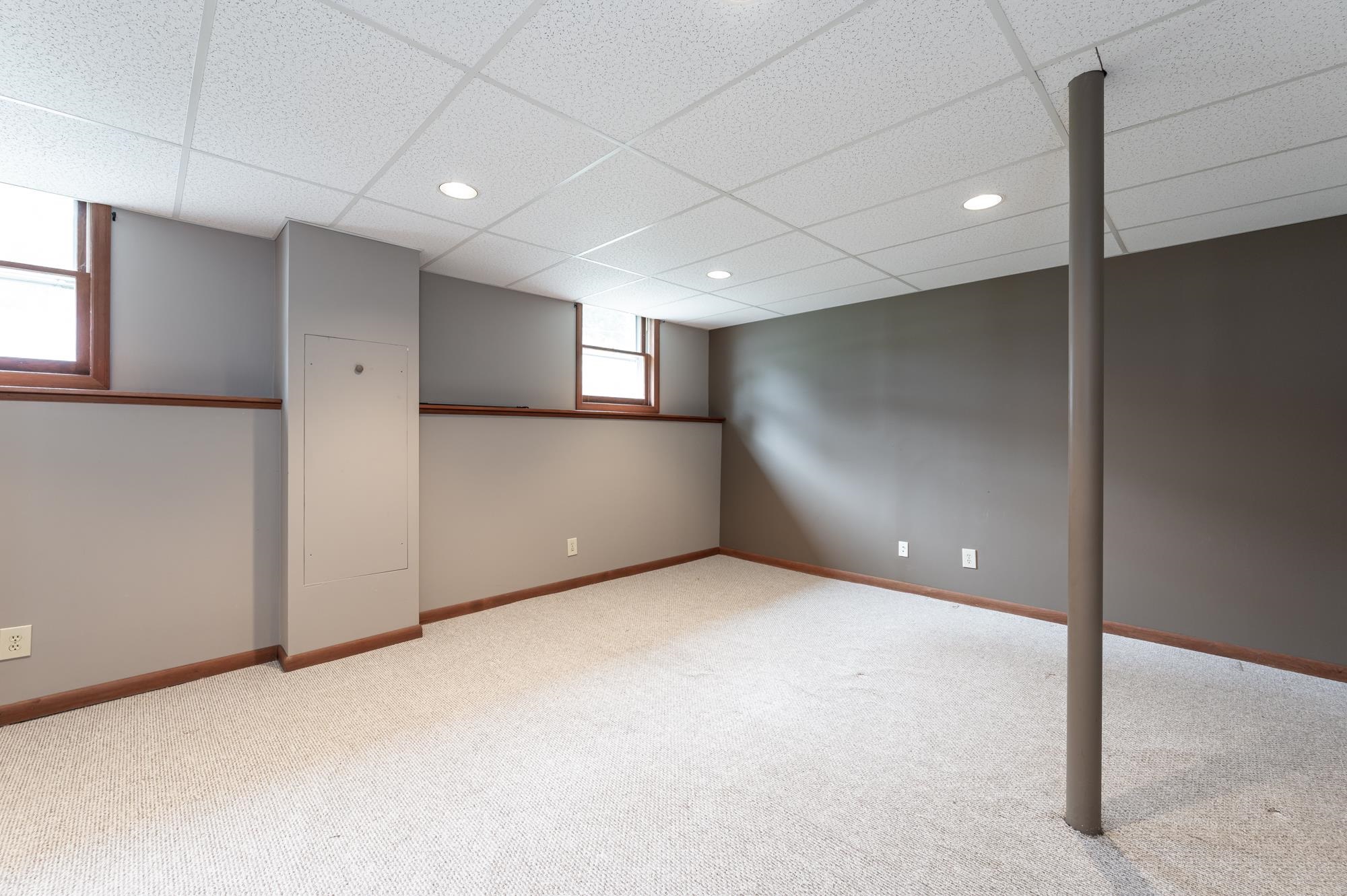 9 Syracuse Road Nashua, NH 03064 - Photo 21 of 33