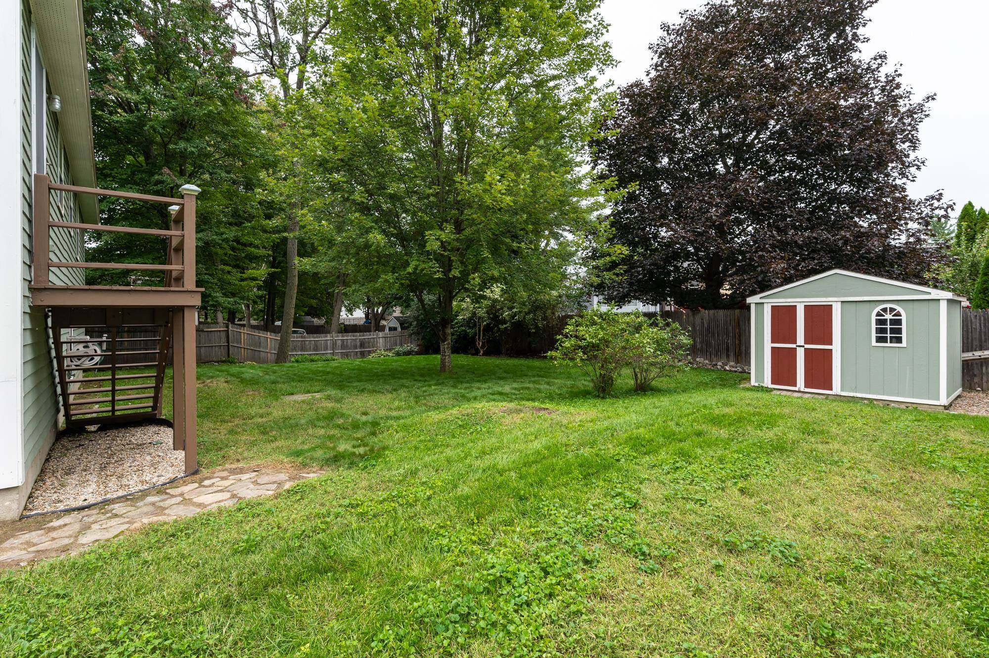 9 Syracuse Road Nashua, NH 03064 - Photo 29 of 33