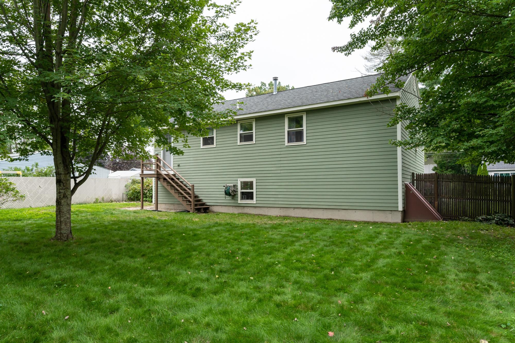 9 Syracuse Road Nashua, NH 03064 - Photo 32 of 33