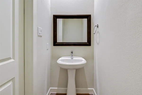 $2,850 | 1614 Northwood Street, Houston, TX 77009