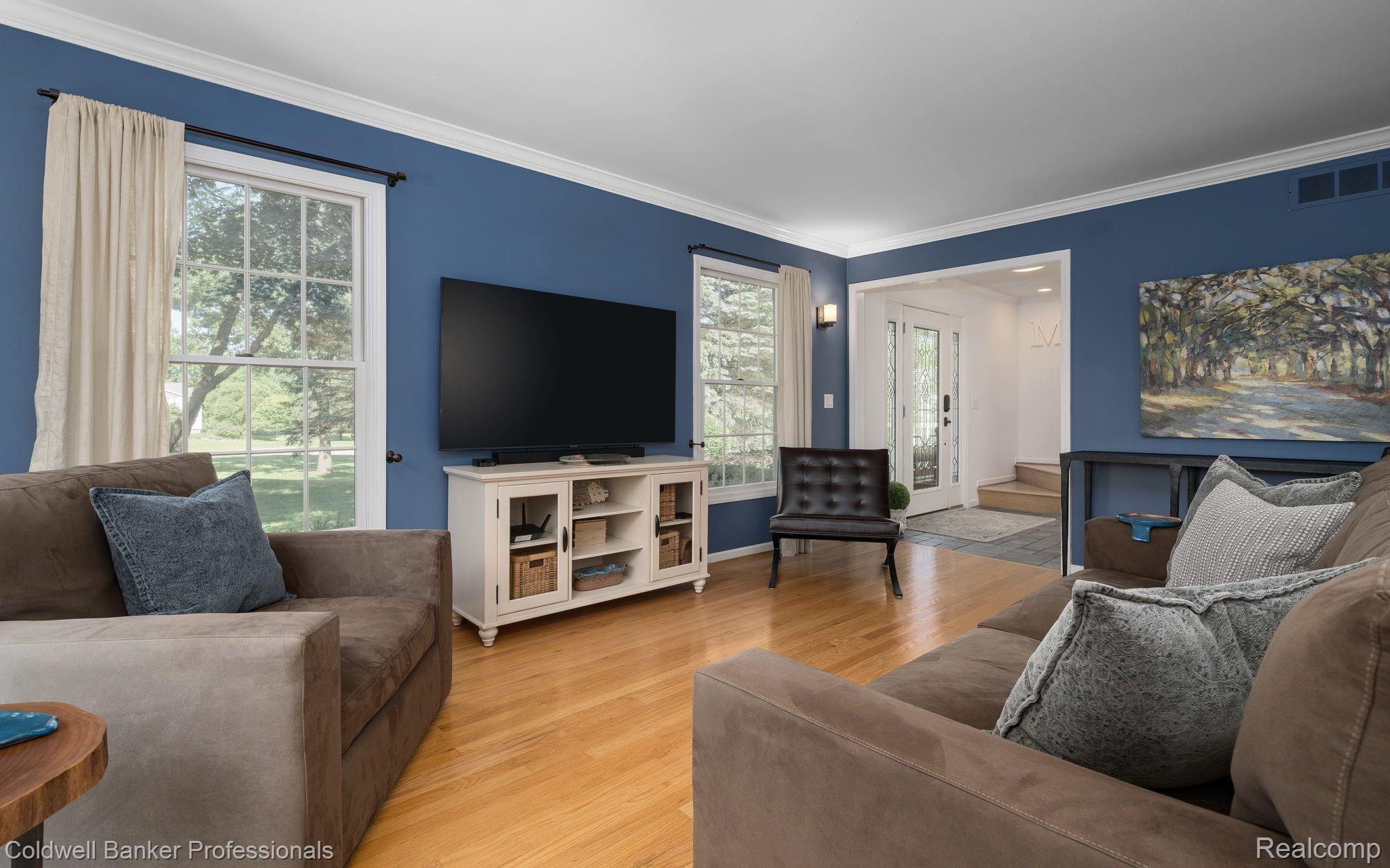 6540 Springfield Lane Clarkston, MI 48346 - Photo 5 of 57 Hardwood floors throughout