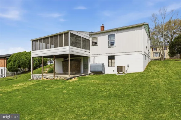 $225,000 | 814 West 15th Street, Front Royal, VA 22630