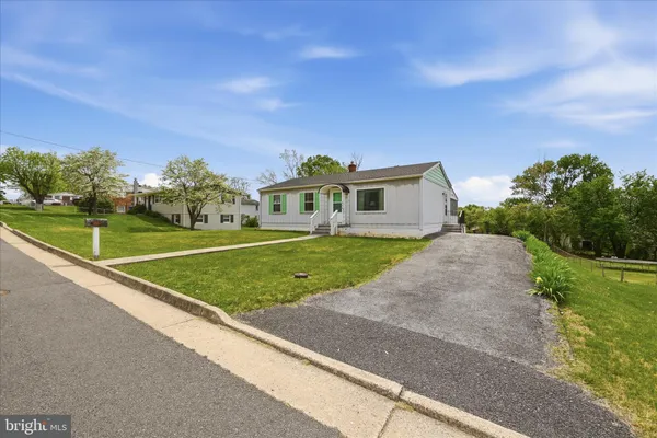 $225,000 | 814 West 15th Street, Front Royal, VA 22630