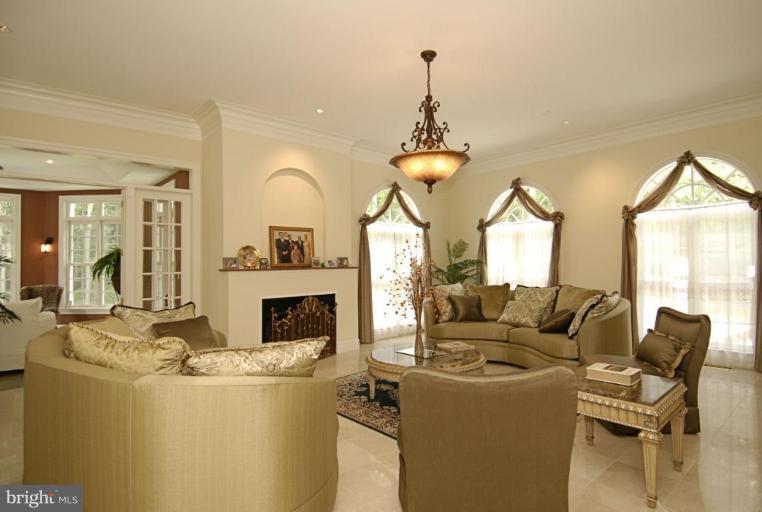 2027 Hunter Mill Road Vienna, VA 22181 - Photo 15 of 30 Living Room #2