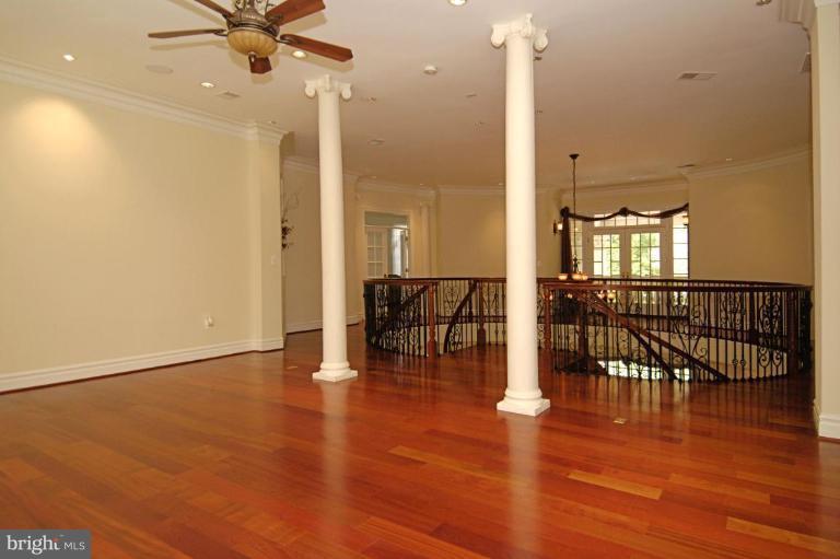 2027 Hunter Mill Road Vienna, VA 22181 - Photo 27 of 30 Loft