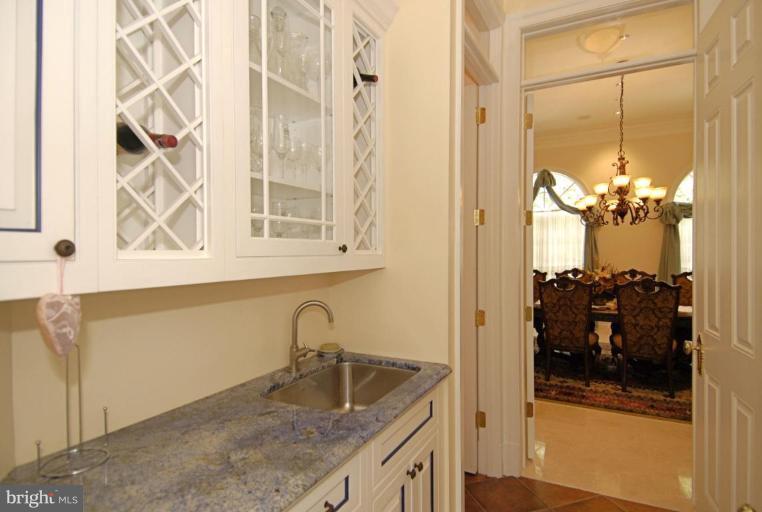 2027 Hunter Mill Road Vienna, VA 22181 - Photo 30 of 30 Butler's Pantry