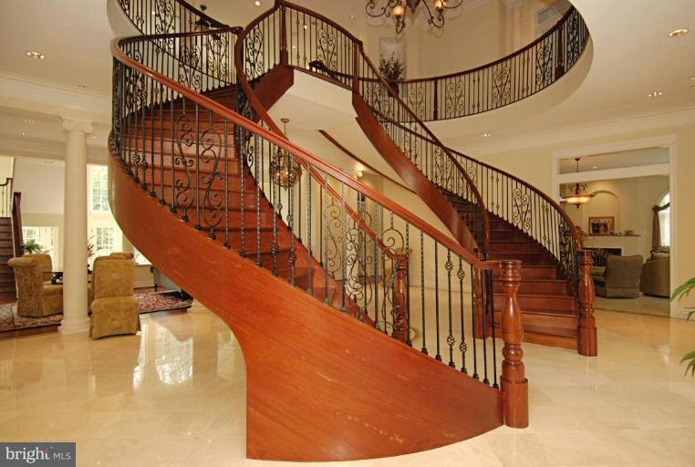 2027 Hunter Mill Road Vienna, VA 22181 - Photo 4 of 30 Side view of Stairway