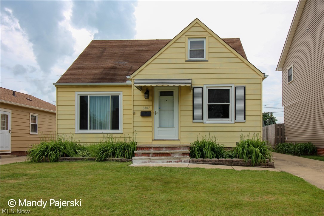 6407 Ridgewood Avenue Parma, OH 44129 - Photo 3 of 34