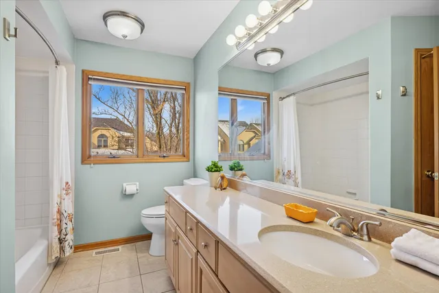 $469,000 | 8539 Thistlewood Court, Darien, IL 60561