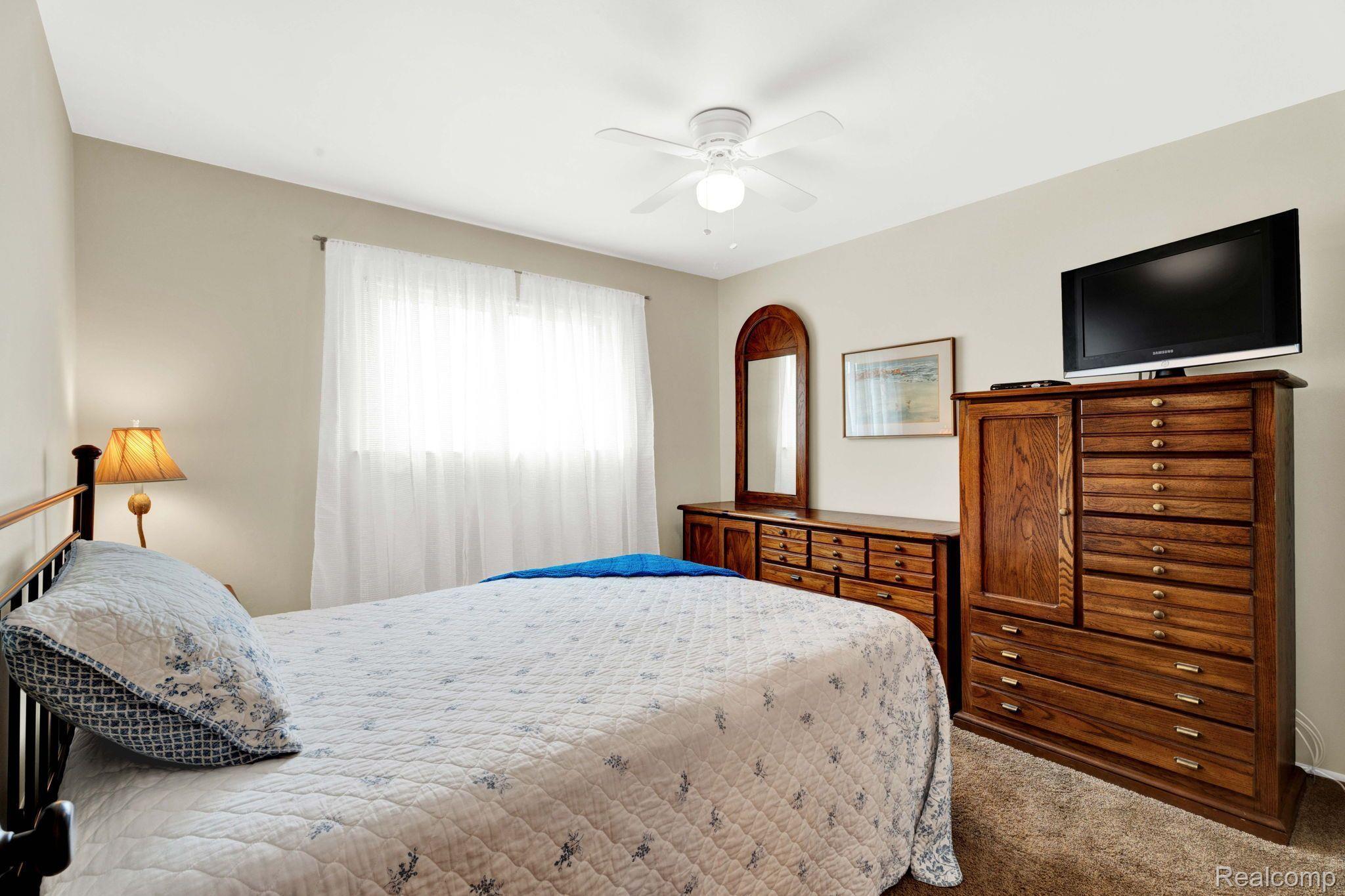 17965 Rainbow Road Fraser, MI 48026 - Photo 9 of 22 Gallery Image 9