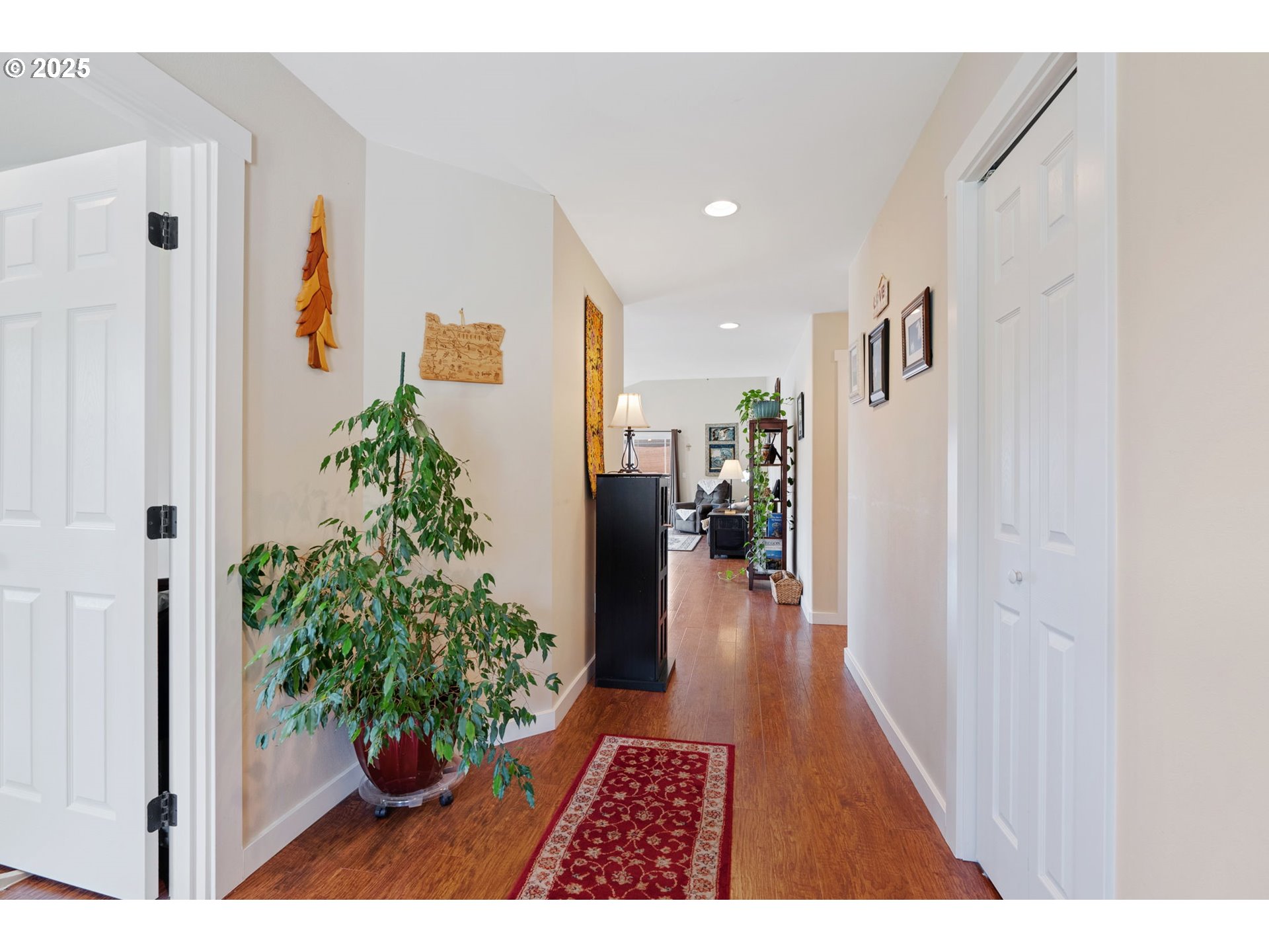 3529 Jones Loop Hood River, OR 97031 - Photo 19 of 39 a view interior of house and dining room