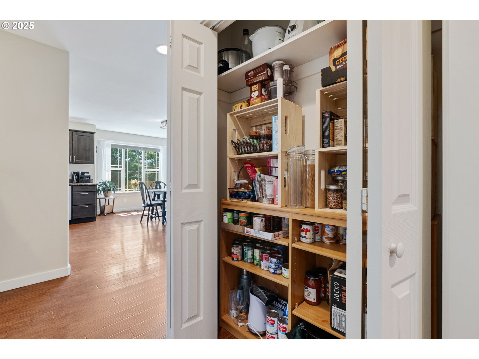 3529 Jones Loop Hood River, OR 97031 - Photo 27 of 39 a view of furniture and workspace