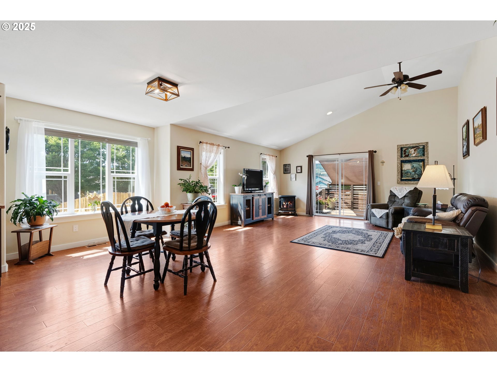 3529 Jones Loop Hood River, OR 97031 - Photo 5 of 39 a view of a livingroom with furniture window and wooden floor