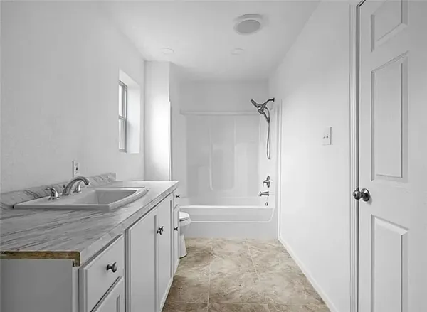 $950 | 1105 Esperanza Street, Unit B, Sinton, TX 78387