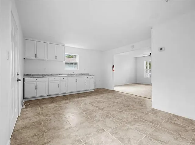 $975 | 1105 Esperanza Street, Unit B, Sinton, TX 78387