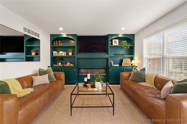 $459,900 | 12027 Eagle Knoll Drive, Sellersburg, IN 47172