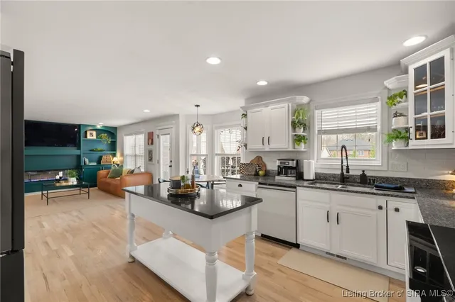 $459,900 | 12027 Eagle Knoll Drive, Sellersburg, IN 47172