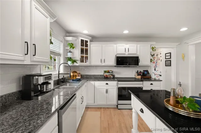 $459,900 | 12027 Eagle Knoll Drive, Sellersburg, IN 47172