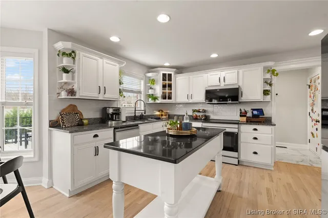 $459,900 | 12027 Eagle Knoll Drive, Sellersburg, IN 47172