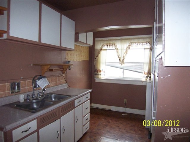 1830 Sinclair Street Fort Wayne, IN 46808 - Photo 4 of 7 Gallery Image 4