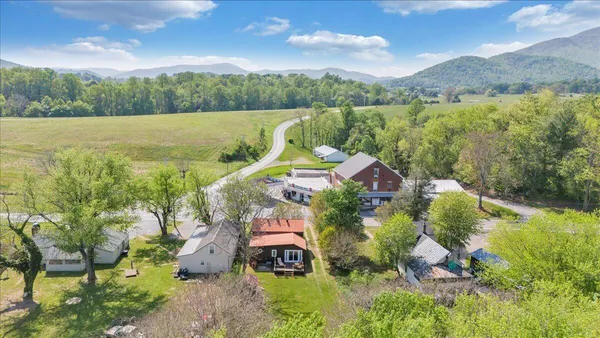 $225,500 | 5297 Peaks Road, Bedford, VA 24523