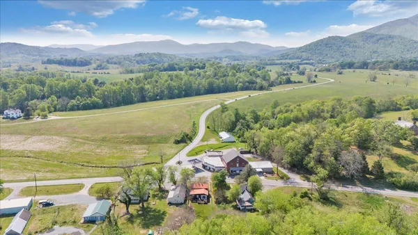 $225,500 | 5297 Peaks Road, Bedford, VA 24523