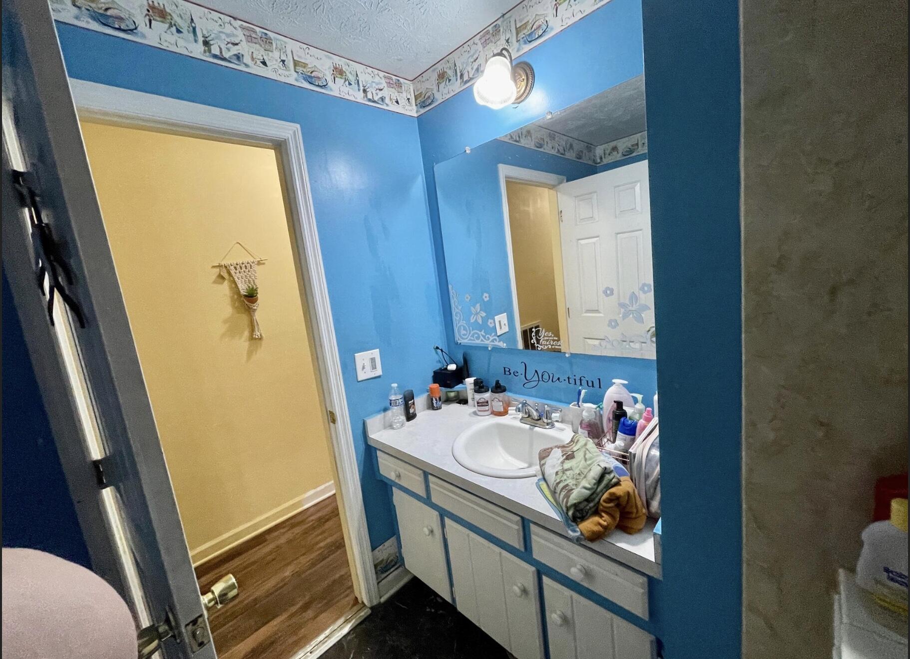162 Southern Drive Perryville, KY 40468 - Photo 9 of 18 Image 9-11-23 at 1.04 PM