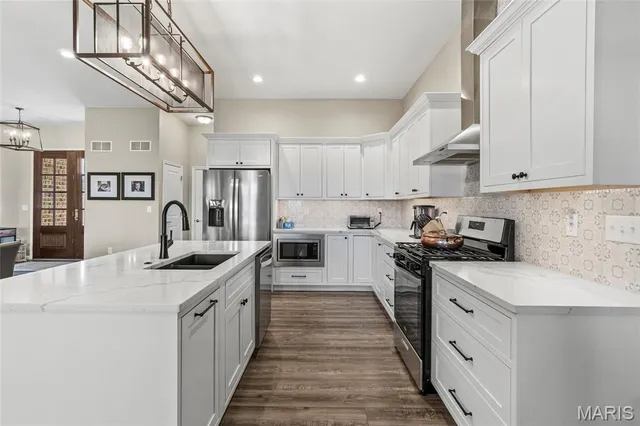 $499,900 | 2426 Sunset Ridge Drive, Columbia, IL 62236