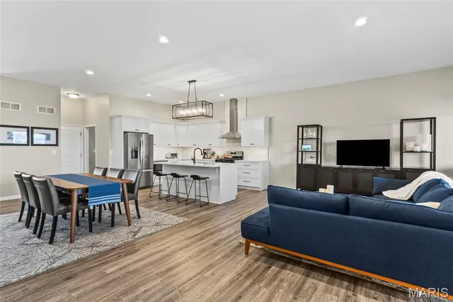 $499,900 | 2426 Sunset Ridge Drive, Columbia, IL 62236