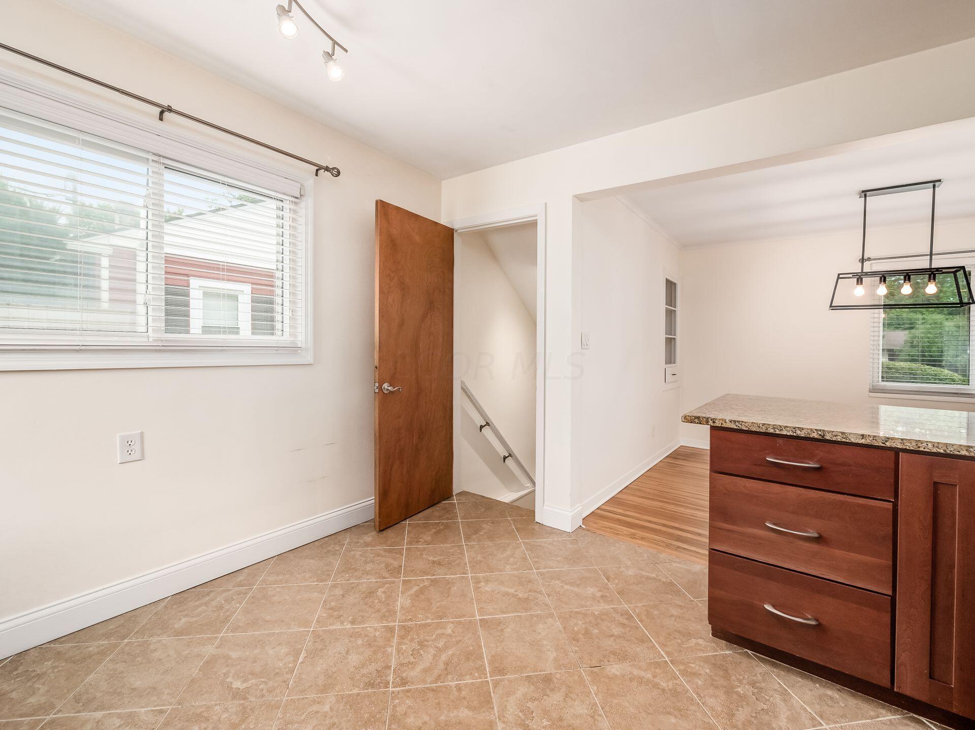 3180 Ainwick Road Columbus, OH 43221 - Photo 20 of 57 Kitchen