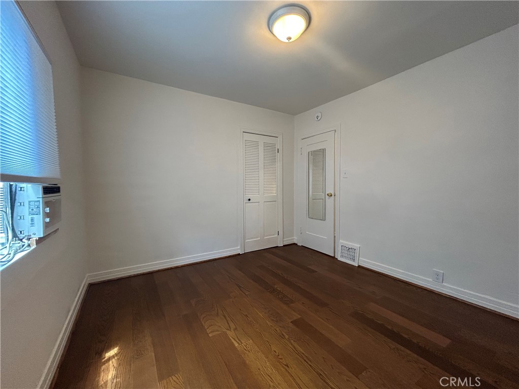 214 East Stocker Street Glendale, CA 91207 - Photo 20 of 31