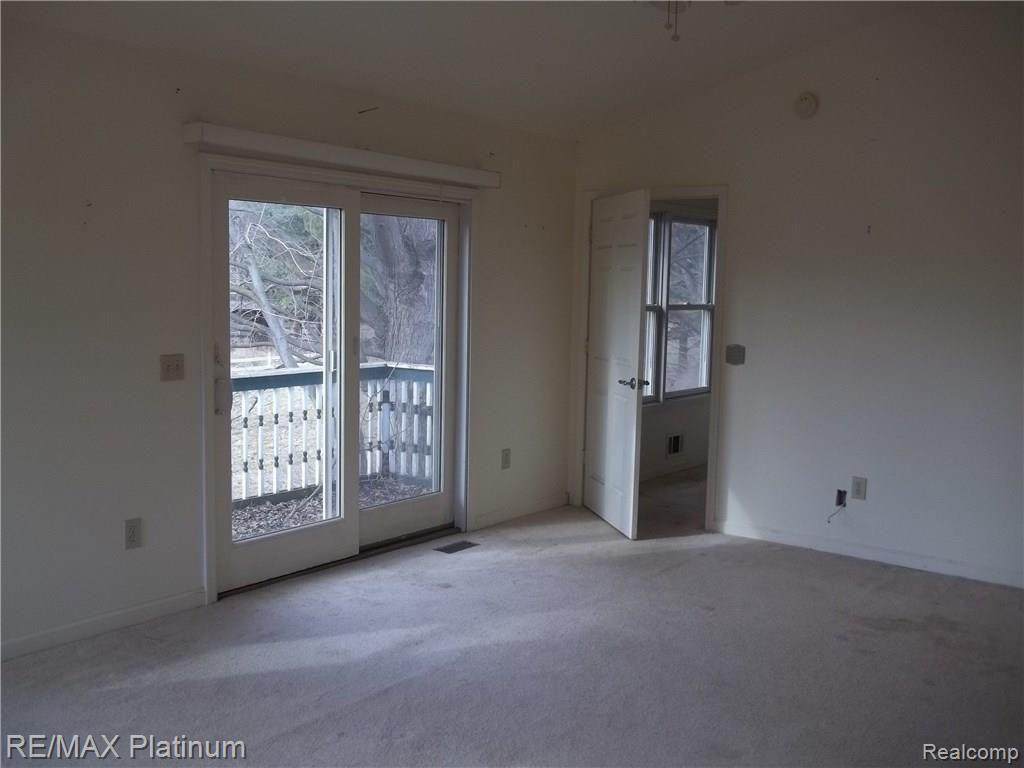 3360 Chilson Road Howell, MI 48843 - Photo 11 of 22 111_7578.JPG
