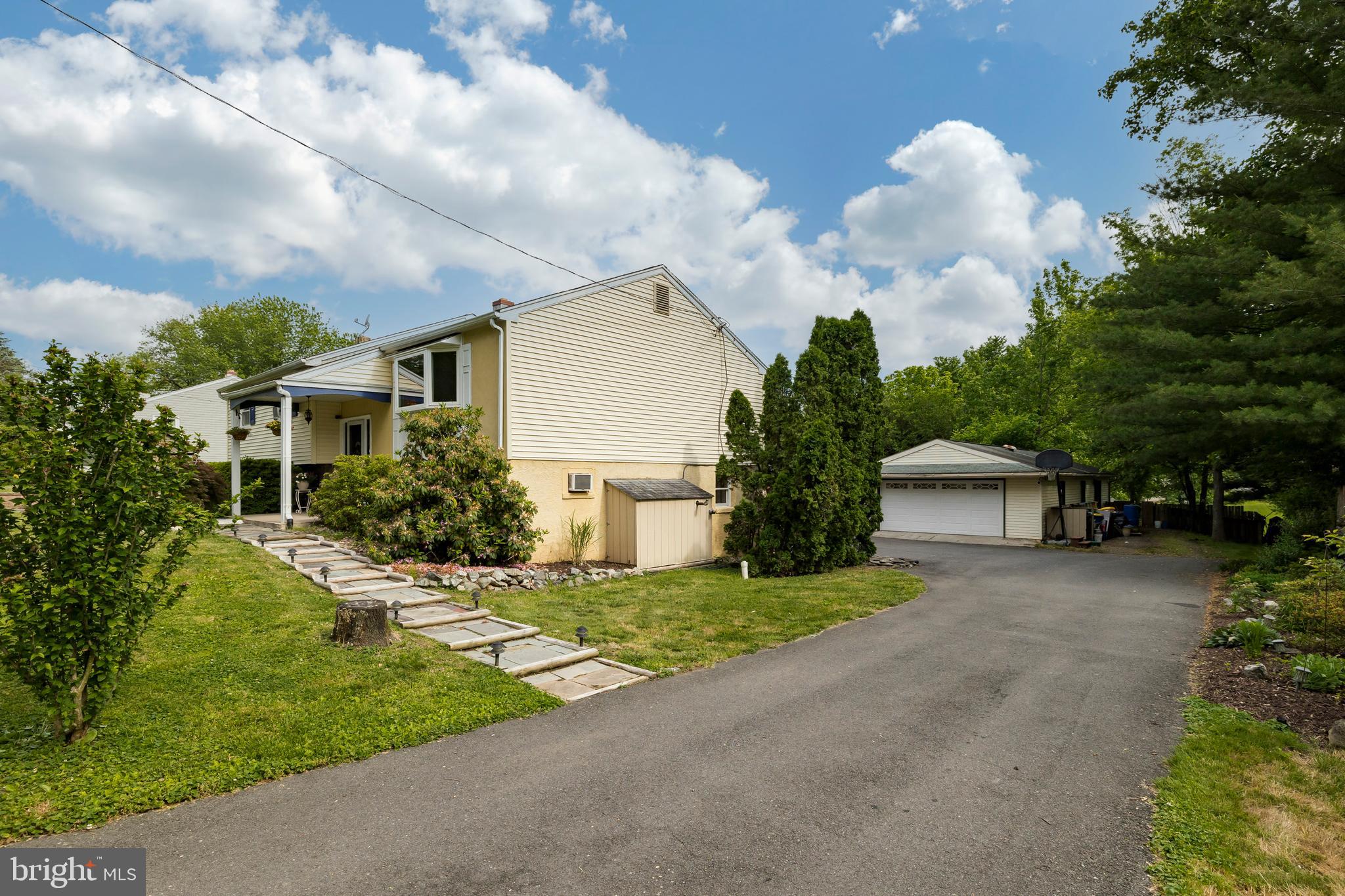 269 Stony Run Road Spring City, PA 19475 - Photo 2 of 30 Side View/Driveway