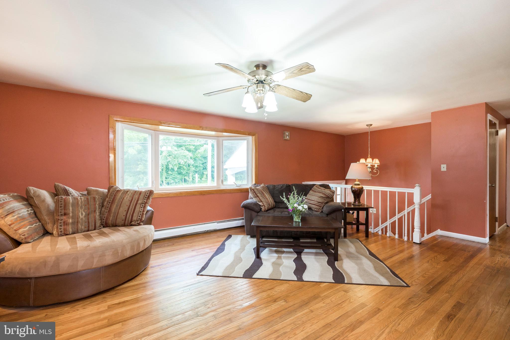 269 Stony Run Road Spring City, PA 19475 - Photo 4 of 30 Living Room