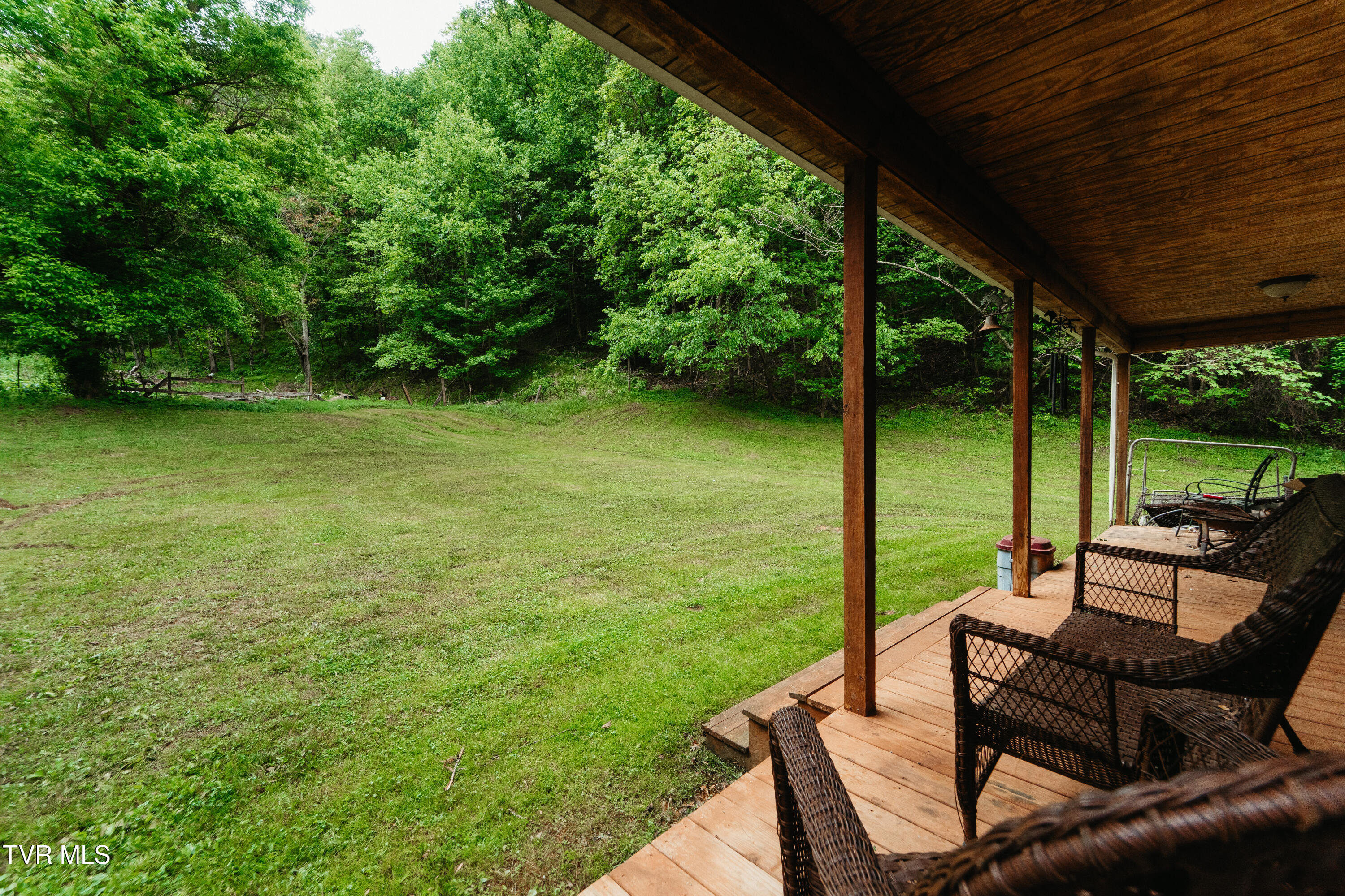 109 Triangle B Drive Erwin, TN 37650 - Photo 5 of 30 DSC09728-Edit