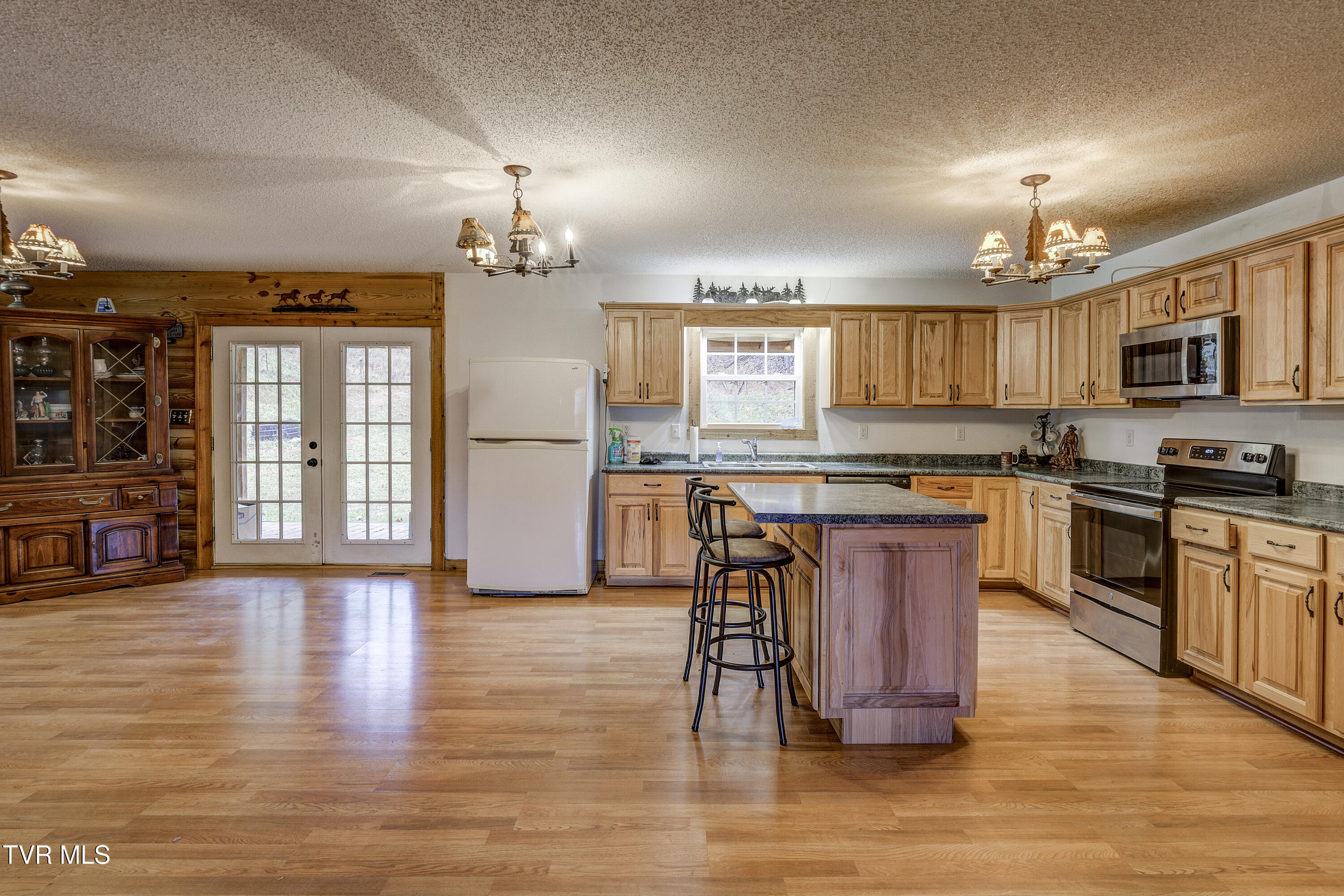 109 Triangle B Drive Erwin, TN 37650 - Photo 6 of 30 Triangle-4