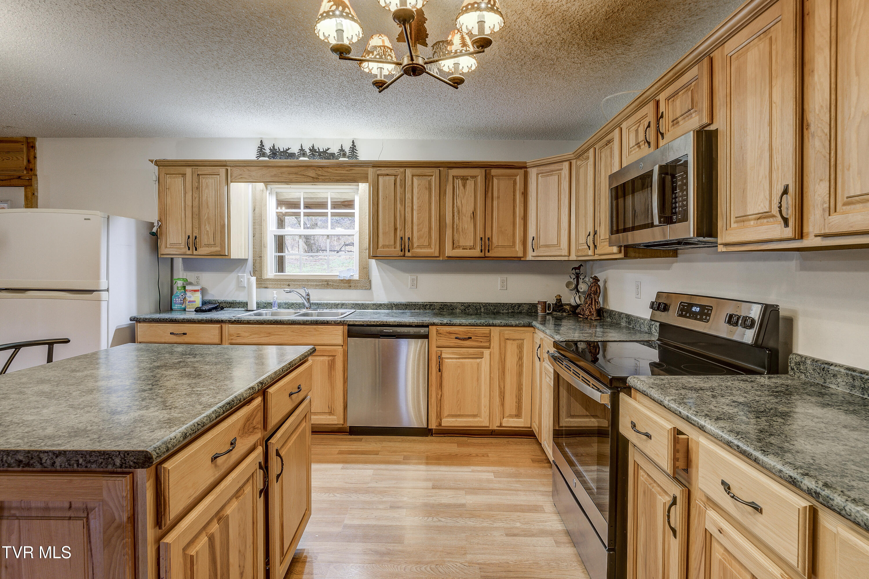 109 Triangle B Drive Erwin, TN 37650 - Photo 8 of 30 Triangle-6