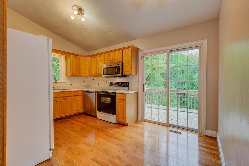 4514 Stonewall Road Northwest Roanoke, VA 24017 - Photo 12 of 25 49