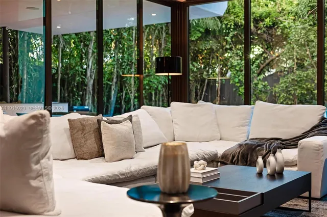 $55,000 | 77 Southwest 18th Terrace, Miami, FL 33129