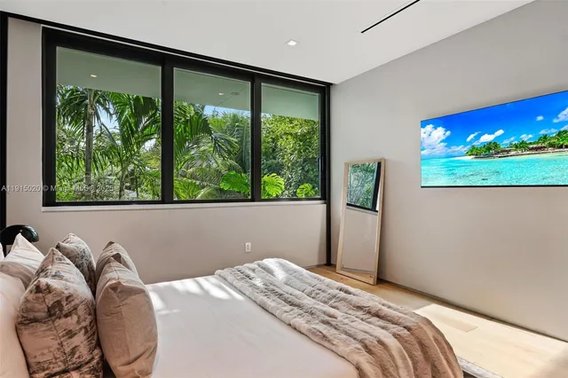 $55,000 | 77 Southwest 18th Terrace, Miami, FL 33129