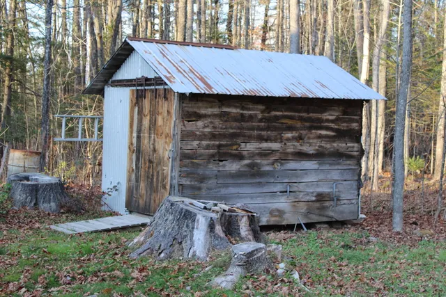 $250,000 | 914 South Main Street, Solon, ME 04979